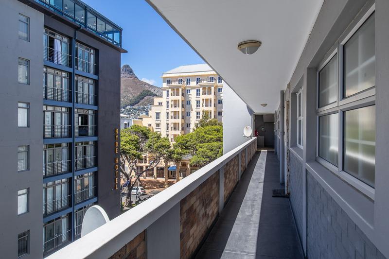 3 Bedroom Property for Sale in Sea Point Western Cape